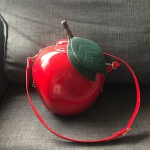 Red apple shiny purse🍎